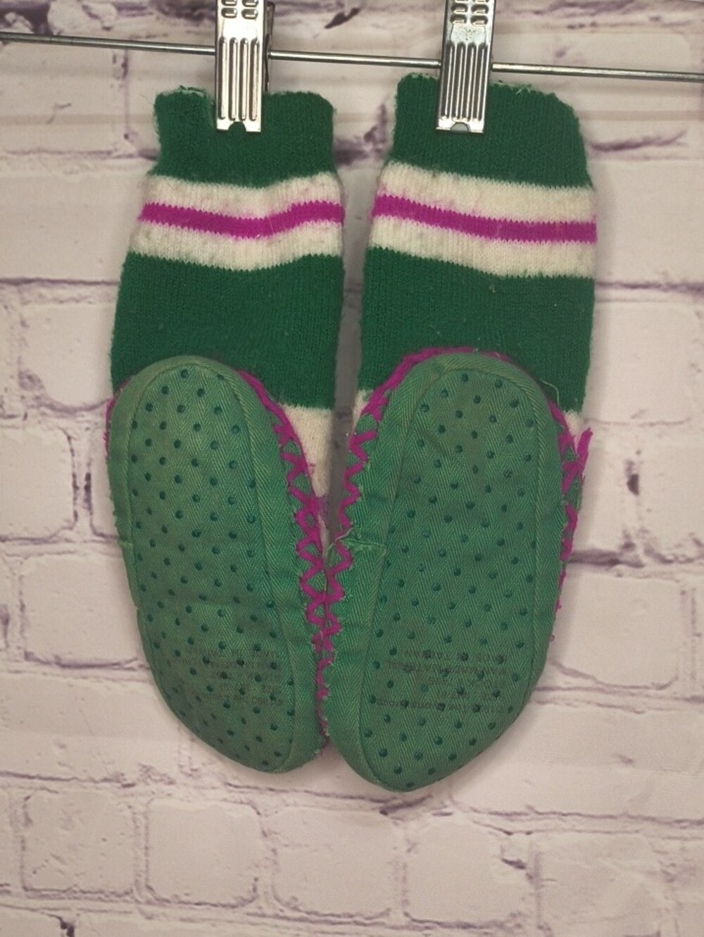 Vintage Barneys New York Kids Green, White & Pink Barney Gripper Socks AE - Picture 2 of 4